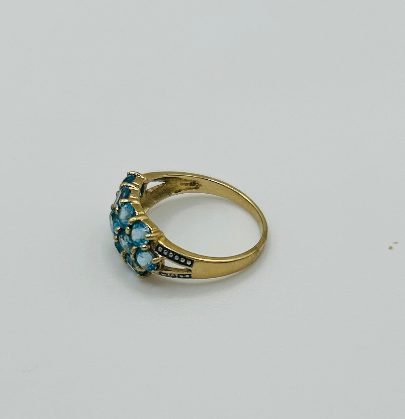 9ct gold blue topaz cocktail ring