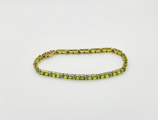 Peridot & gold bracelet