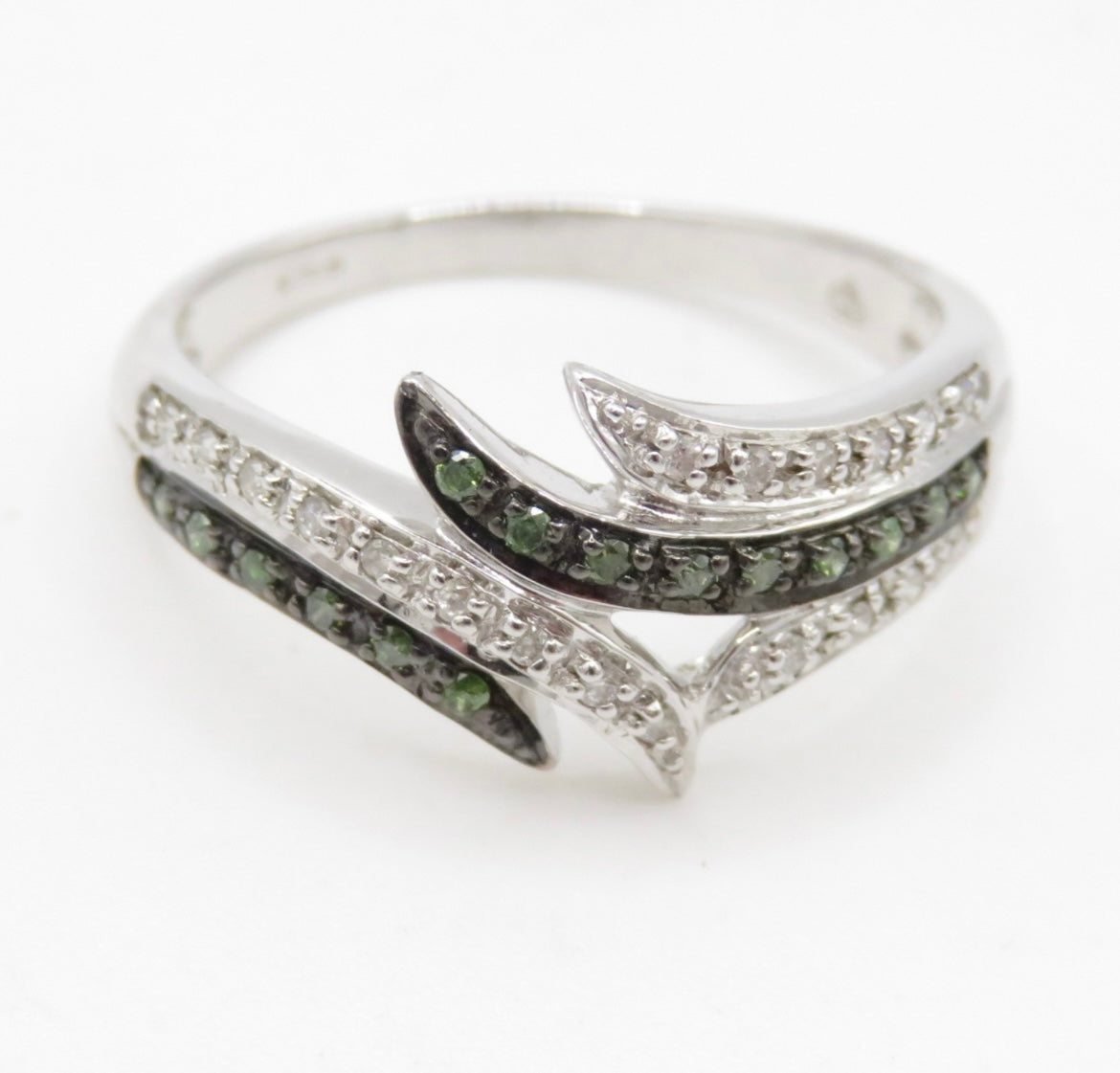 Vari hue diamond ring